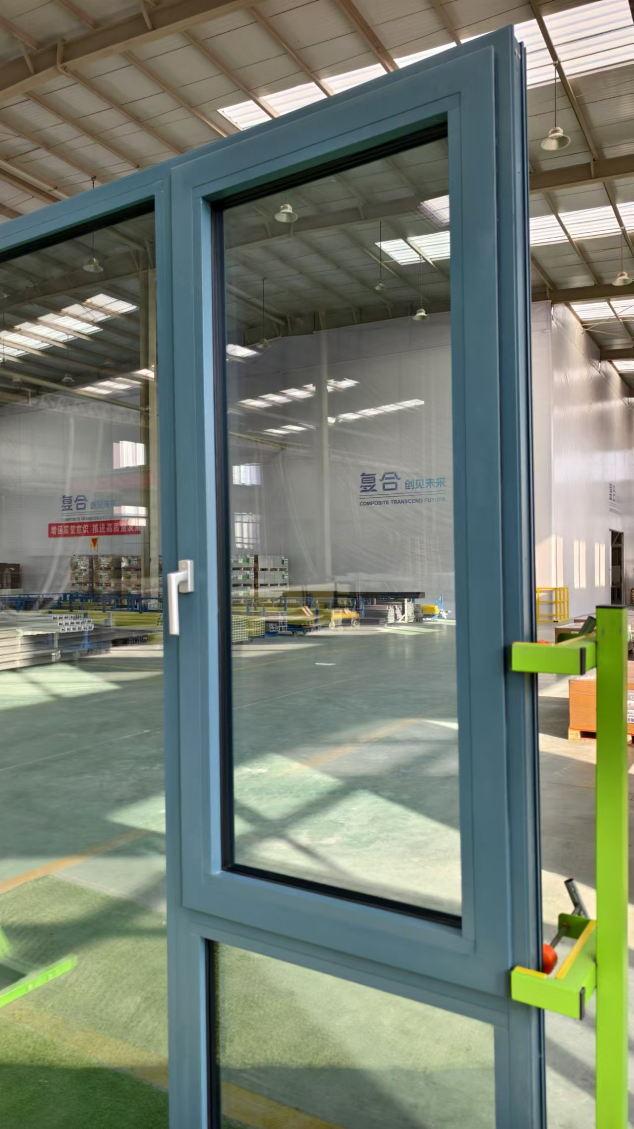 聚氨酯门窗：节能与持久的完美融合